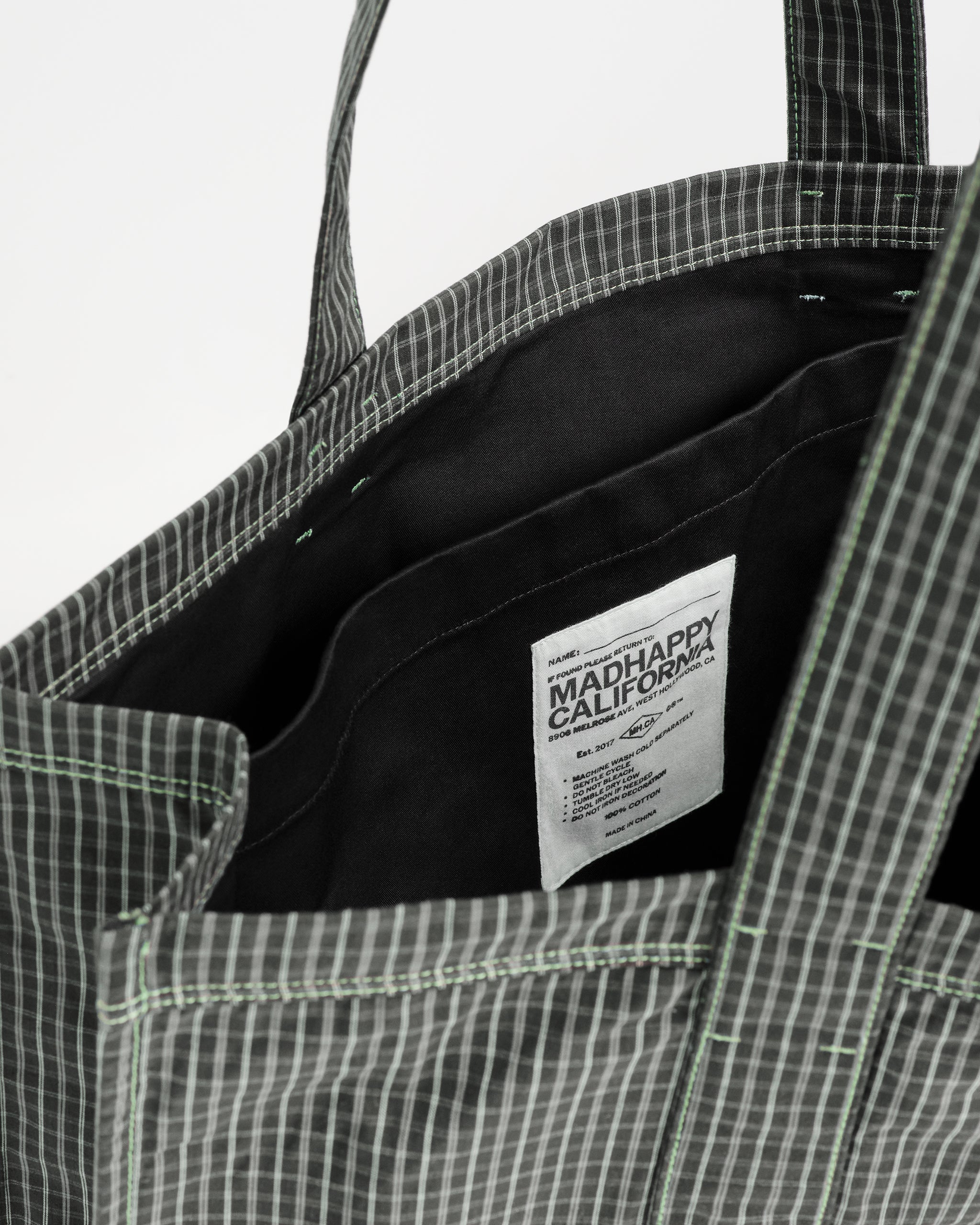 #noir-plaid